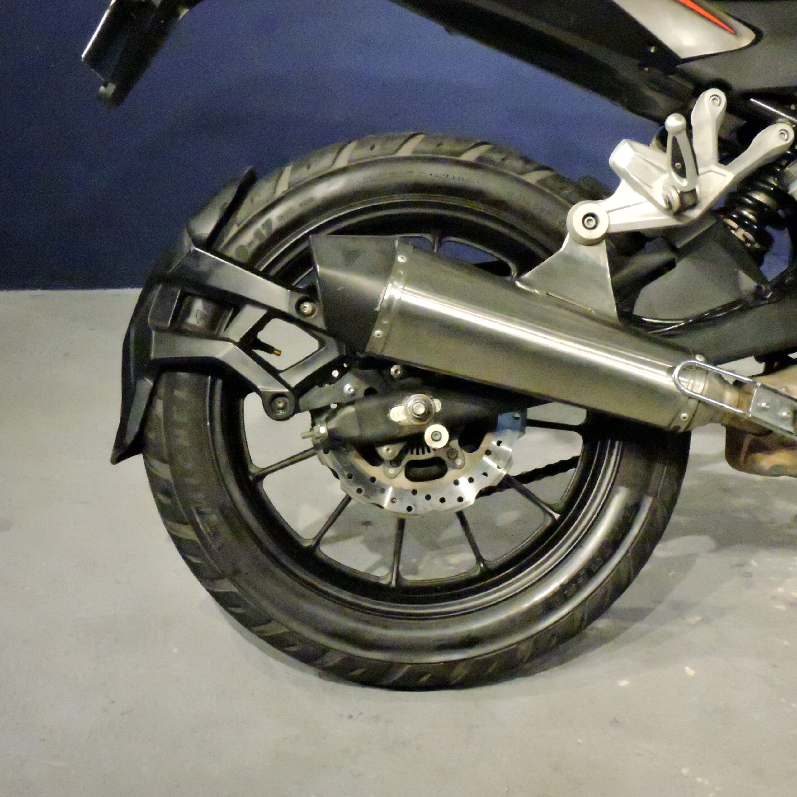 BENELLI TRK 251 - Imagen 5