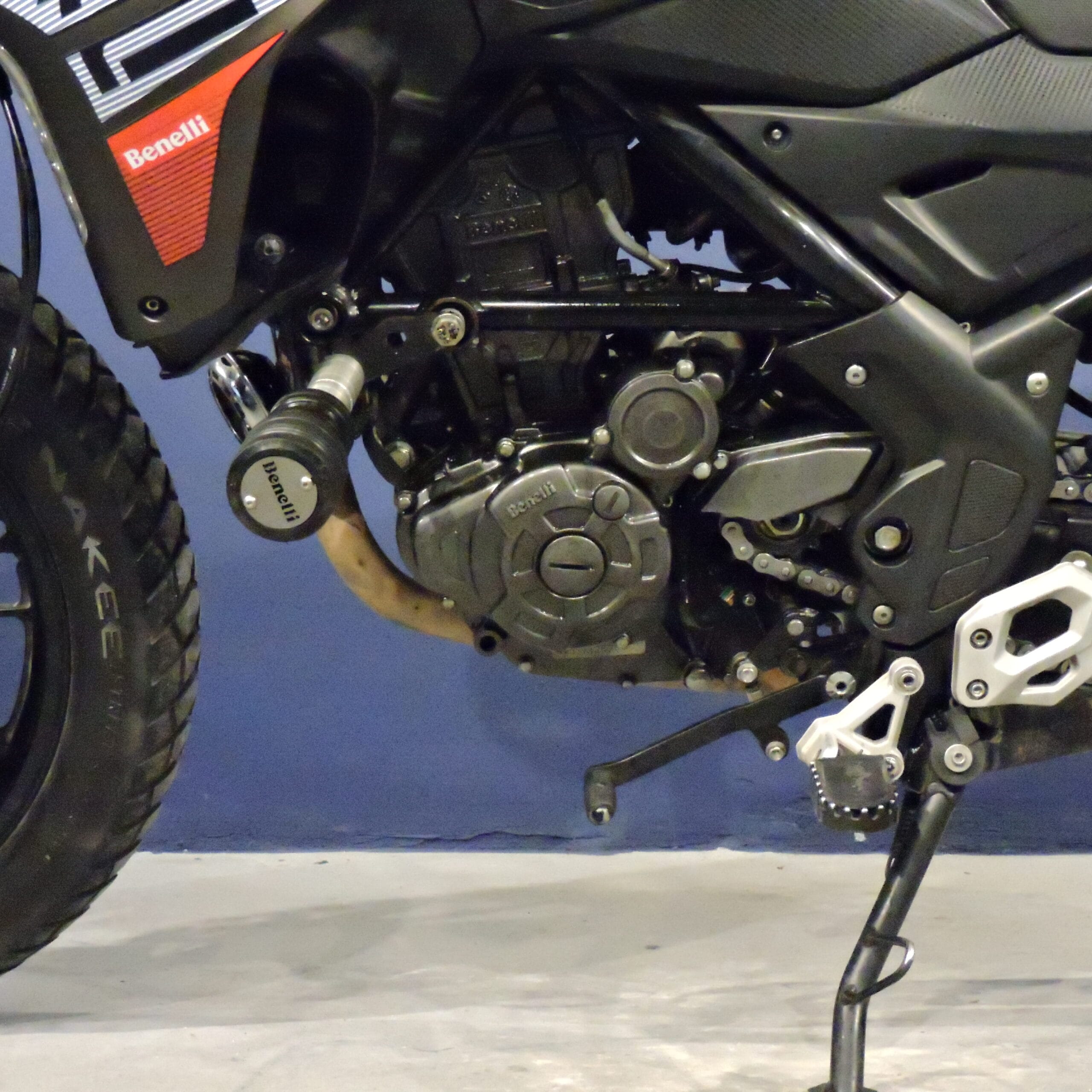 BENELLI TRK 251 - Imagen 15