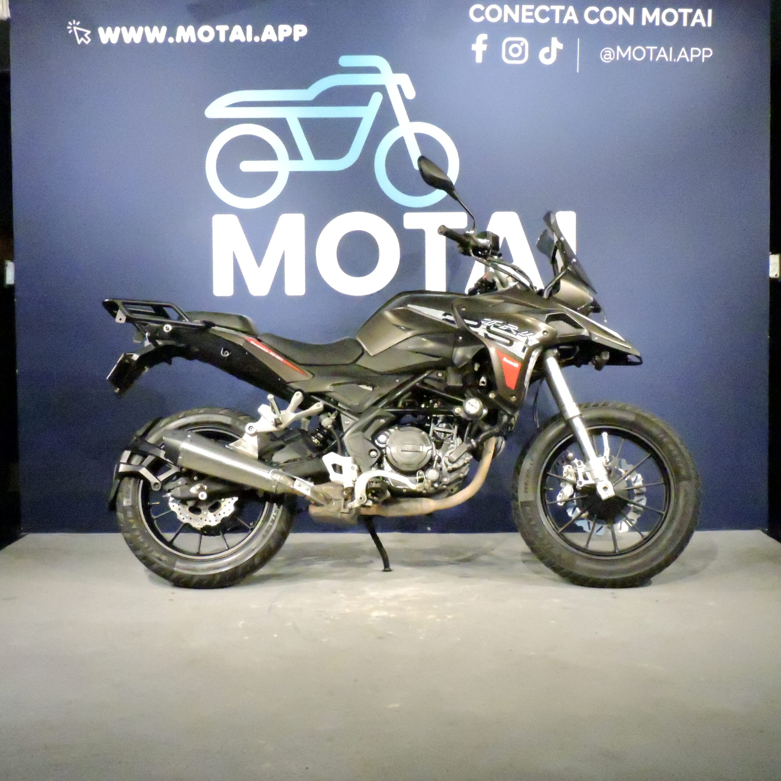 BENELLI TRK 251 - Imagen 2